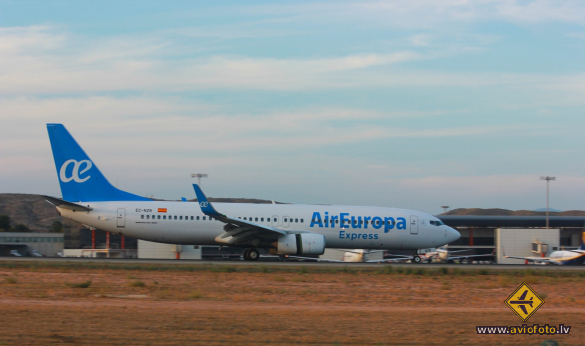 Boeing 737-8AS
